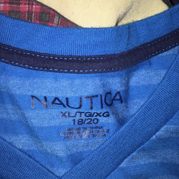 V Neck t shirt - Picture 2 of 2